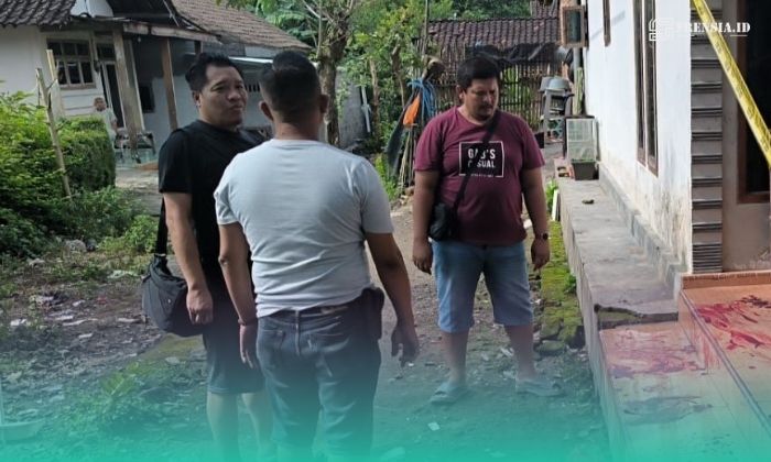 Polisi saat melakukan olah TKP. (Foto:Istimewa). 