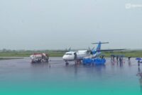 Proses pengisian avtur di Bandara Notohadinegoro, Kamis, 15/01/2026. (Foto: Frensia/Sigit).