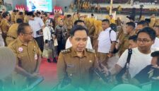 Bupati Jember, Muhammad Fawait saat diwawancarai. (Foto: Sigit/Frensia).