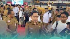 Bupati Jember, Muhammad Fawait saat diwawancarai. (Foto: Sigit/Frensia).