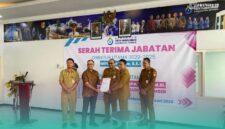 Serah terima jabatan Direktur Utama Perumdam Tirta Pandalungan. (Foto: Frensia/Sigit).