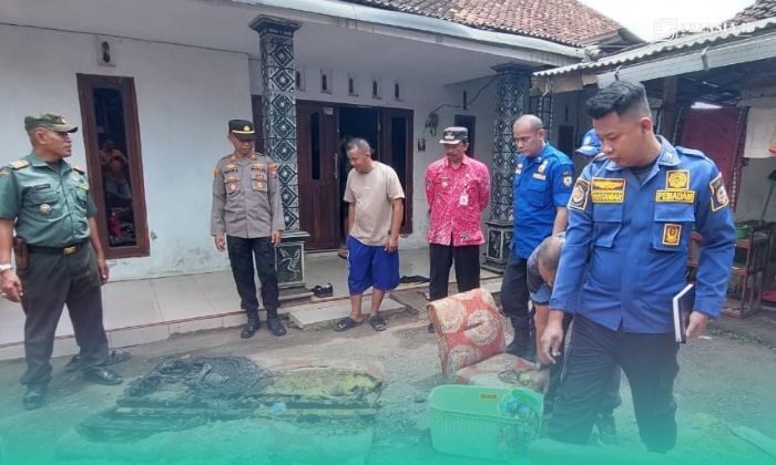 Tim gabungan saat mendatangi TKP api misterius. (Foto: istimewa)