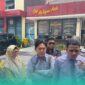 Korban bersama kuasa hukum saat di Mapolres Jember. (Foto: Frensia/Sigit).