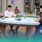 Rektor UIN Kiai Haji Achmad Siddiq Jember, Prof. Dr. H. Hepni, MM, C.PEM, berdampingan dengan, Ketua Bidang Fatwa MUI, Prof. Dr. Asrorun Ni'am Sholeh, MA saat di Studio 7 TVRI Nasional Jakarta. (Foto: uinkhas.ac.id). 