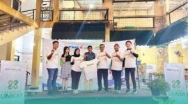 Pengurus Yayasan Langkah Kolaborasi Indonesia (LKI) saat foto bersama di kegiatan pendampingan usaha mikro, kecil, dan menengah (UMKM) di Sentra Kuliner Gajah Mada, Kabupaten Sidoarjo, Senin (2/2/2026) (Foto: Riyadi/Frensia).
