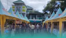 Suasana Bazar Kampus Ramadan di Depan Gedung Rektorat UIN KHAS Jember (Foto: Fadli/Frensia). 