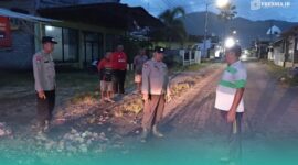 Polisi saat olah Tempat Kejadian Perkara (TKP). (Foto: Istimewa). 