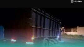 Truk yang membawa kabur solar. (Foto: Tangkapan layar). 