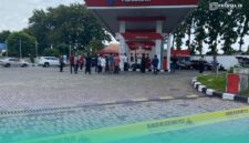 SPBU di Jalan Teuku Umar, Tegal Besar, di segel. (Foto: Sigit/Frensia). 