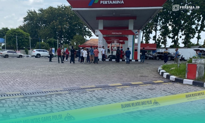 SPBU di Jalan Teuku Umar, Tegal Besar, di segel. (Foto: Sigit/Frensia). 