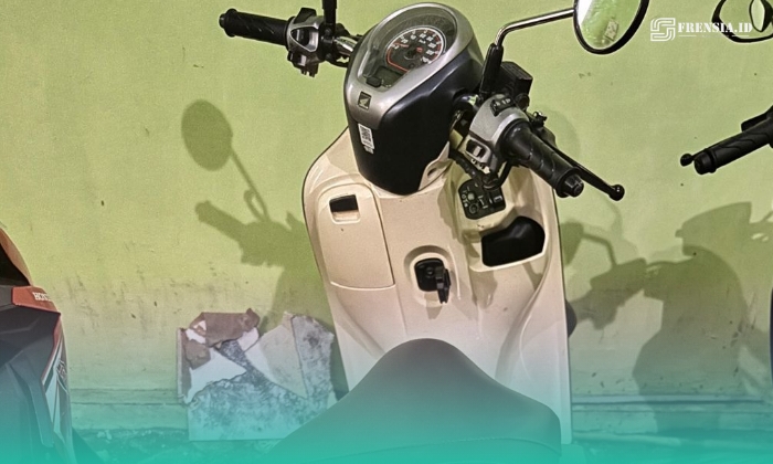 Motor honda scoopy yang hilang di dalam parkiran Indekos Cindekia, Mangli, (Foto: Istimewa). 