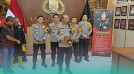 Konferensi pers Kapolda Jatim terkait lanjutan kasus ledakan di masjid Raya Pesona , Patrang, Jember. (Foto: Sigit/Frensia). 