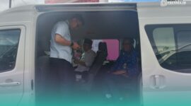 Bupati Jember, Muhammad Fawait, di dalam mobil Hiace bersama beberapa kepala Organisasi Pemerintah Daerah (OPD). (Foto: Fadli/Frensia).