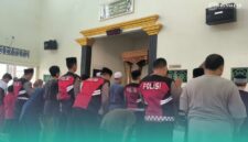 Kondisi masjid Raya Pesona di Kecamatan Patrang, pasca garis polisi (polisi line) di buka. (Foto: Sigit/Frensia). 