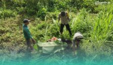 Saat evakuasi pemancing yang tewas di sungai (Foto: Istimewa).