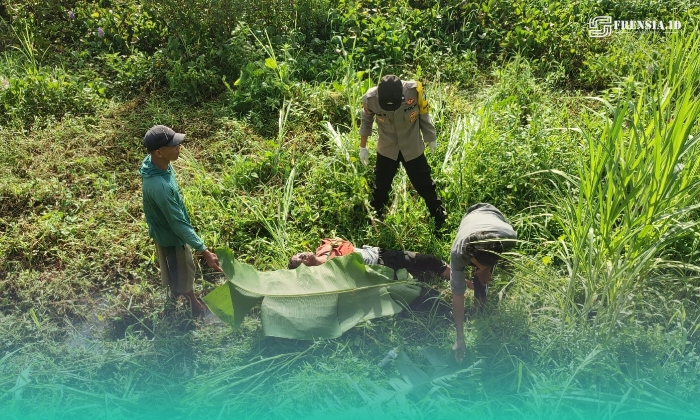 Saat evakuasi pemancing yang tewas di sungai (Foto: Istimewa). 