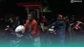 Antrean mengular di salah satu SPBU di Jember (Foto: Sigit/Frensia). 