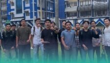 Aliansi Mahasiswa Universitas Muhammadiyah (Unmuh) Jember, saat selesai membacakan pernyataan sikap atas kasus penyiraman air keras terhadap Wakil Koordinator KontraS, Andrie Yunus. (Foto: Istimewa).