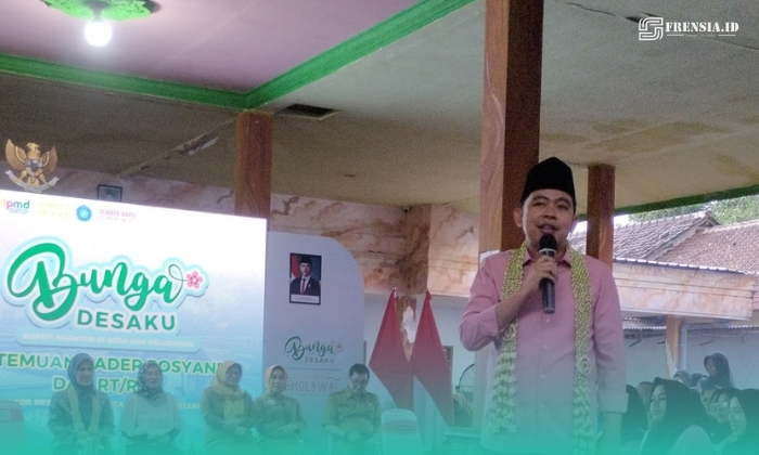 Bupati Jember, Gus Muhammad Fawait saat menghadiri acara Bunga Desaku di Balai Desa Lampeji, Kecamatan Mumbulsari (Foto: Fadli/Frensia). 