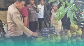 Polisi saat sidak pangkalan gas elpiji (Foto: Istimewa). 