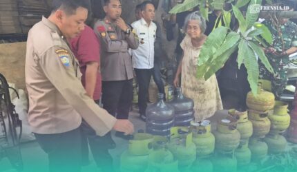 Polisi saat sidak pangkalan gas elpiji (Foto: Istimewa).