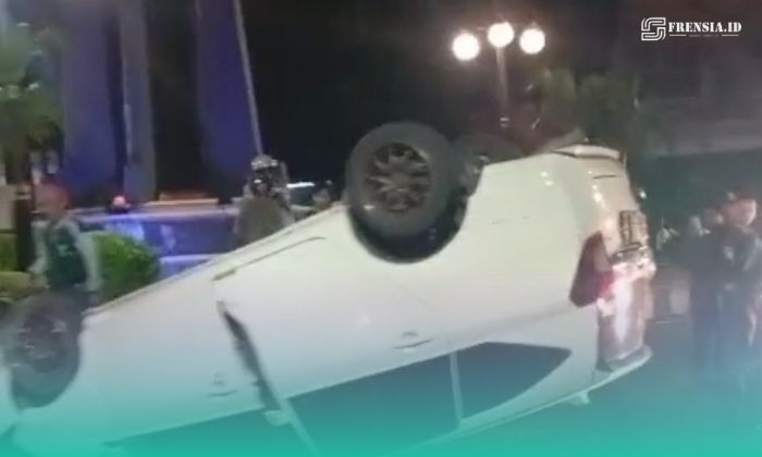 Mobil yang terguling diduga karena sopir banting setir ( Foto: tangkapan video dari berbagai sumber). 