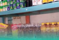 Deretan merk minyak di salah satu toko yang berada di dekat Pasar Tanjung, Jember, (Foto: Istimewa). 