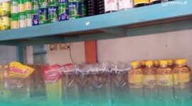 Deretan merk minyak di salah satu toko yang berada di dekat Pasar Tanjung, Jember, (Foto: Istimewa). 