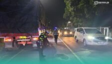 Satlantas saat melakukan olah Tempat Kejadian Perkara (TKP), (Foto: Istimewa). 