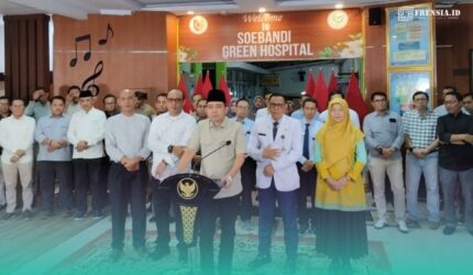 Bupati Jember, Muhammad Fawait saat acara Pro Gus e di RSD dr Soebandi (Foto: Fadli/Frensia).