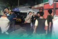 Pihak kepolisian saat mengecek lokasi kejadian (Foto: Istimewa). 