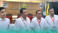 Pimpinan rektorat Universitas Jember (UNEJ) saat diwawancara di Ruang Rektorat (Foto: Istimewa). 