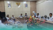 Komisi C DPRD Jember saat menggelar Rapat Dengar Pendapat dengan BPC Gapensi Jember (Foto: Fadli/Frensia). 