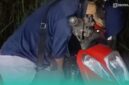 Pria yang tewas di atas sepeda motor (Foto: Istimewa). 