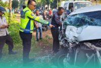 Pihak kepolisian saat melakukan olah Tempat Kejadian Perkara (TKP) (Foto: Istimewa). 