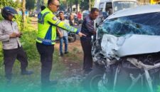 Pihak kepolisian saat melakukan olah Tempat Kejadian Perkara (TKP) (Foto: Istimewa). 