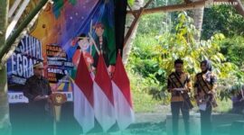 Penjabat (Pj) Sekretaris daerah Kabupaten Jember, Akhmad Helmi Luqman,  saat sambutan di launching Festival Egrang (Foto: Fadli/Frensia). 