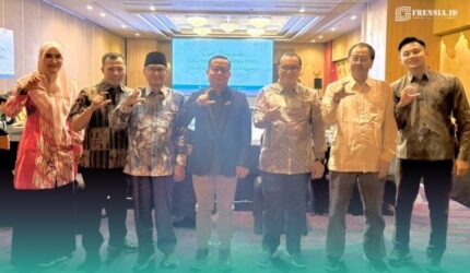 Pimpinan Rektorat UIN KHAS Jember dan PPID saat menghadiri kegiatan penyusunan daftar informasi publik (Foto: Humas UIN KHAS).