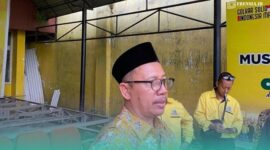 Anggota Komisi X DPR RI Fraksi Golkar, Muhamad Nur Purnamasidi, atau Bang Pur saat diwawancara di depan Sekretariat DPD Fraksi Golkar (Foto: Sigit/Frensia). 