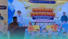 Kepala Dinas Pendidikan Jember, Arief Tjahyono, saat sambutan di Pameran Pendidikan (Foto: Istimewa). 