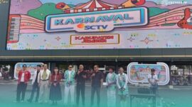 Pj Sekda Achmad Imam Fauzi saat menghadiri acara Karnaval SCTV di Alun-alun Jember (Foto: Sigit/Frensia). 