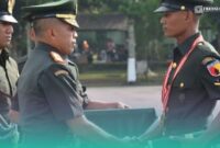 Prosesi penanggalan pangkat siswa dan penyematan pangkat Bintara (Foto: Penerangan Kodim 0824/Jember). 