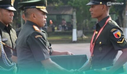 Prosesi penanggalan pangkat siswa dan penyematan pangkat Bintara (Foto: Penerangan Kodim 0824/Jember).