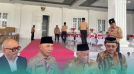 Rektor Universitas Nahdlatul Ulama Surabaya (Unusa), Prof. Tri Yogi Yuwono (dari Kiri), H.M. Arum Sabil, Prof. Mohammad Nuh, Prof. Budi Santoso, Dekan Fakultas Kedokteran Unusa (Foto: Sigit/Frensia). 