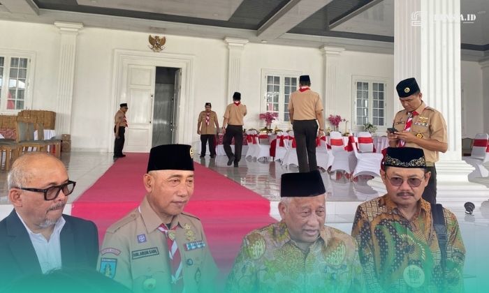 Rektor Universitas Nahdlatul Ulama Surabaya (Unusa), Prof. Tri Yogi Yuwono (dari Kiri), H.M. Arum Sabil, Prof. Mohammad Nuh, Prof. Budi Santoso, Dekan Fakultas Kedokteran Unusa (Foto: Sigit/Frensia). 