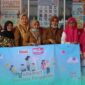 Kader Posyandu saat foto bersama di depan salah satu gerai Alfamart (Foto: Istimewa). 