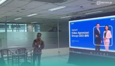 Pegawai Bank BRI saat meluncurkan KUR (Foto: Istimewa).