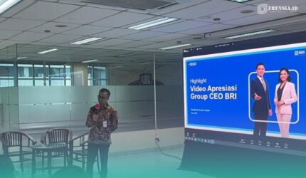Pegawai Bank BRI saat meluncurkan KUR (Foto: Istimewa).