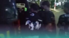 Pihak kepolisian saat menangkap 3 remaja yang bikin konten pocong (Foto: Istimewa). 