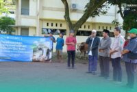Rektor UIN KHAS Jember, Prof. Hefni, saat sambutan dalam pelaksanaan penyembelihan hewan kurban (Foto: Humas UIN KHAS). 